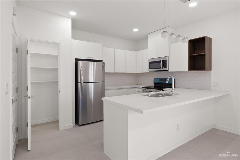 Photo 6 of 901 Yuma Avenue #1002