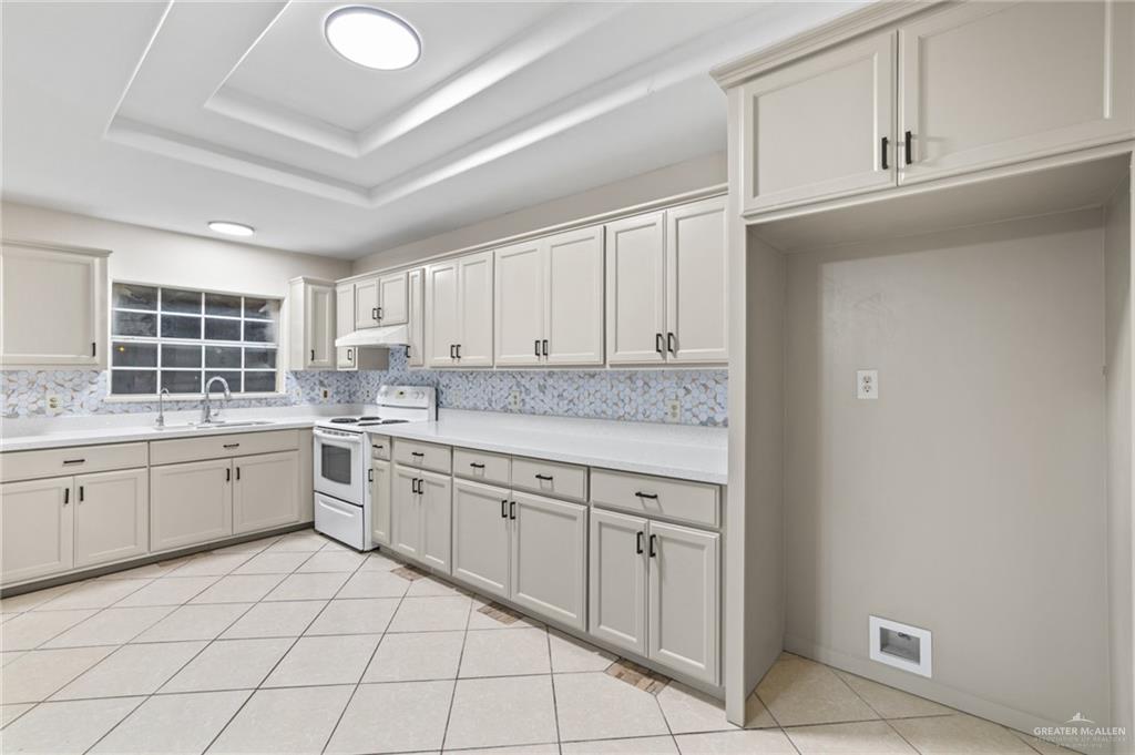 Photo 6 of 3008 Abbott Avenue