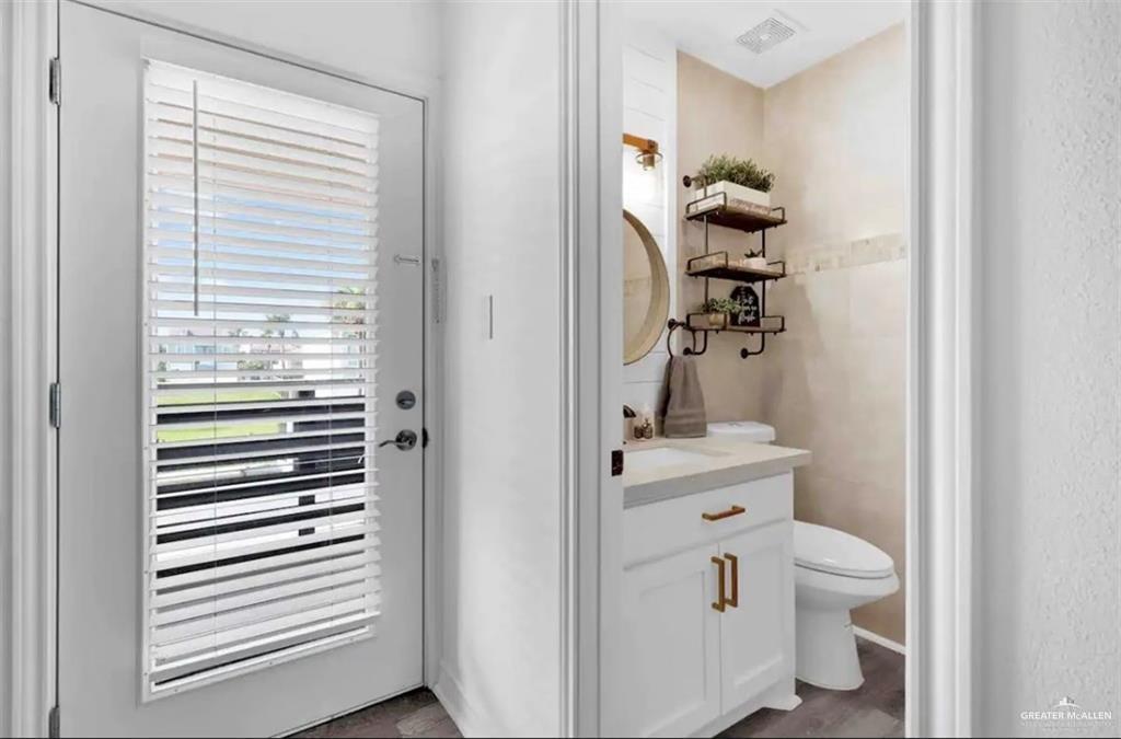 Photo 22 of 109 Mesquite Street #B