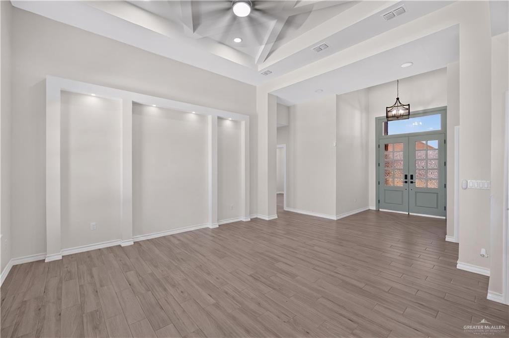 Photo 6 of 804 Seminole Drive