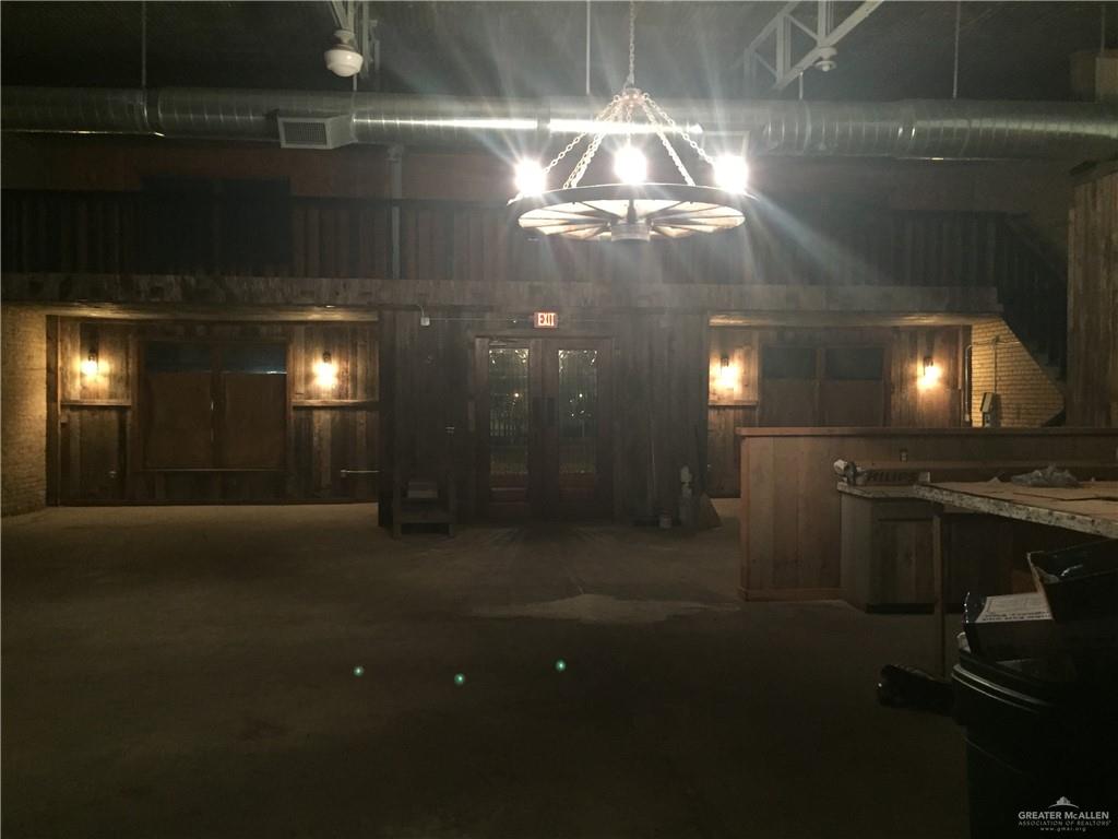Photo 19 of 221 Kleberg Avenue