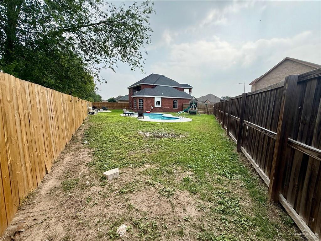 Photo 32 of 2406 Stirling Avenue