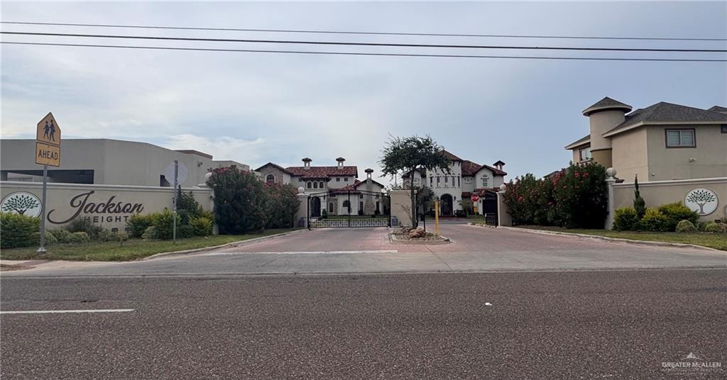 Photo 18 of 2520 Colvin Avenue
