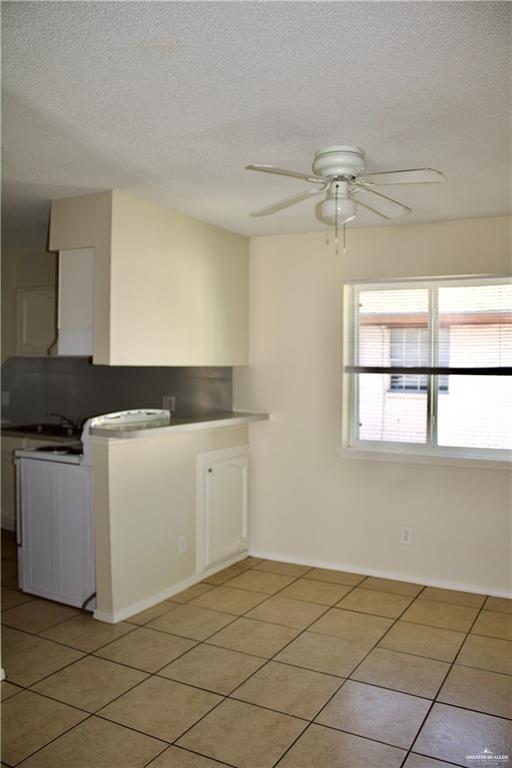 Photo 4 of 2125 Kerria Avenue #3