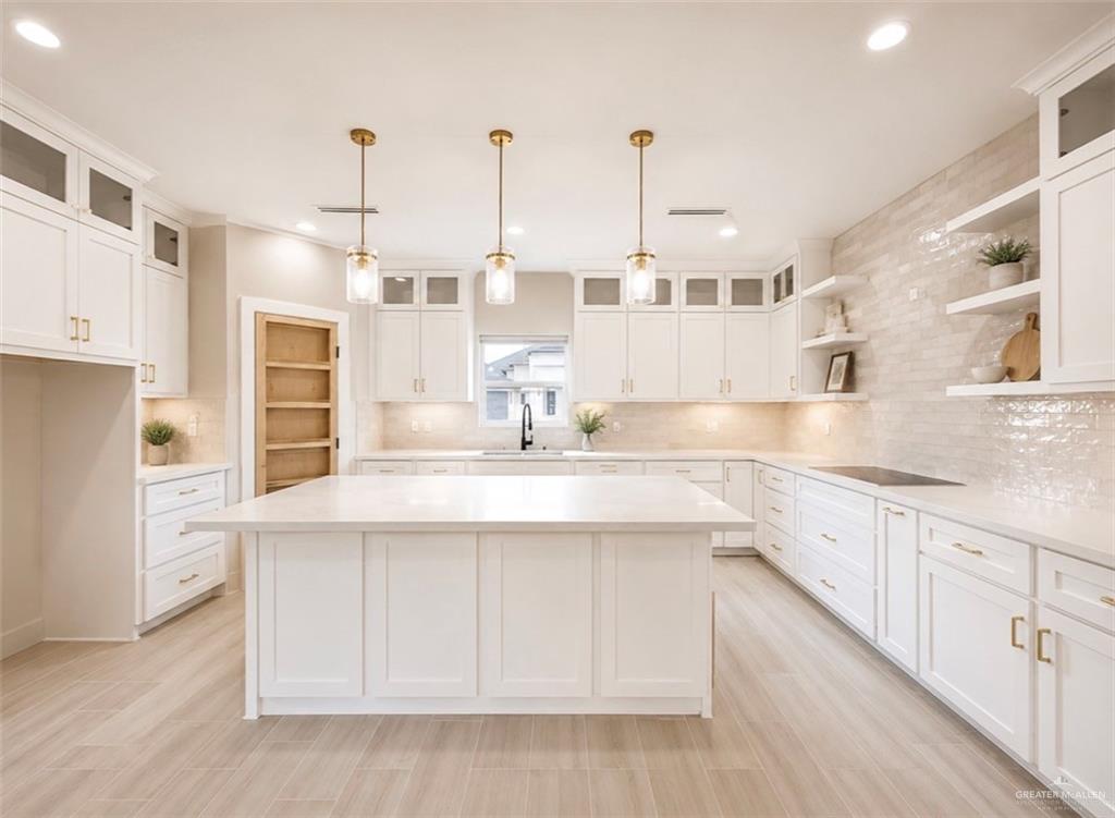 Photo 6 of 2808 Dhalia Drive