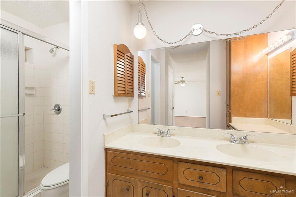 Photo 13 of 100 Iris Avenue