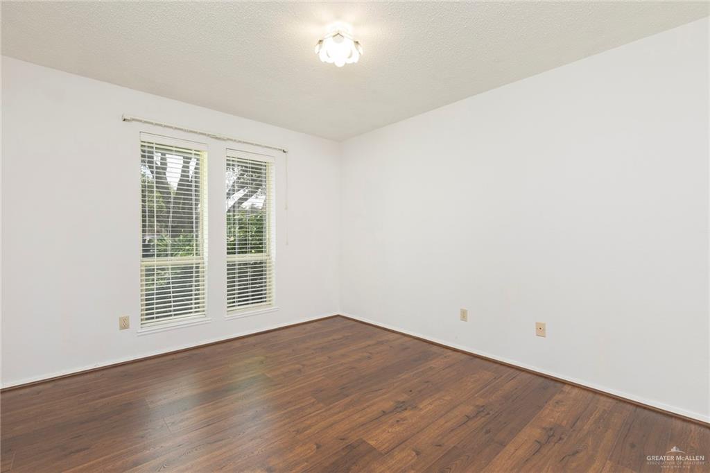Photo 16 of 100 Iris Avenue