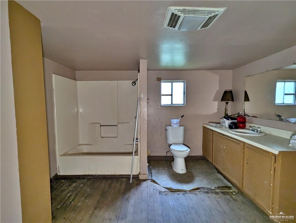 Photo 9 of 207 Republic Street