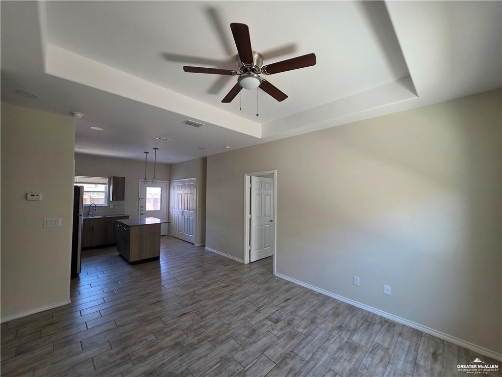 Photo 4 of 5005 Hiawatha Drive