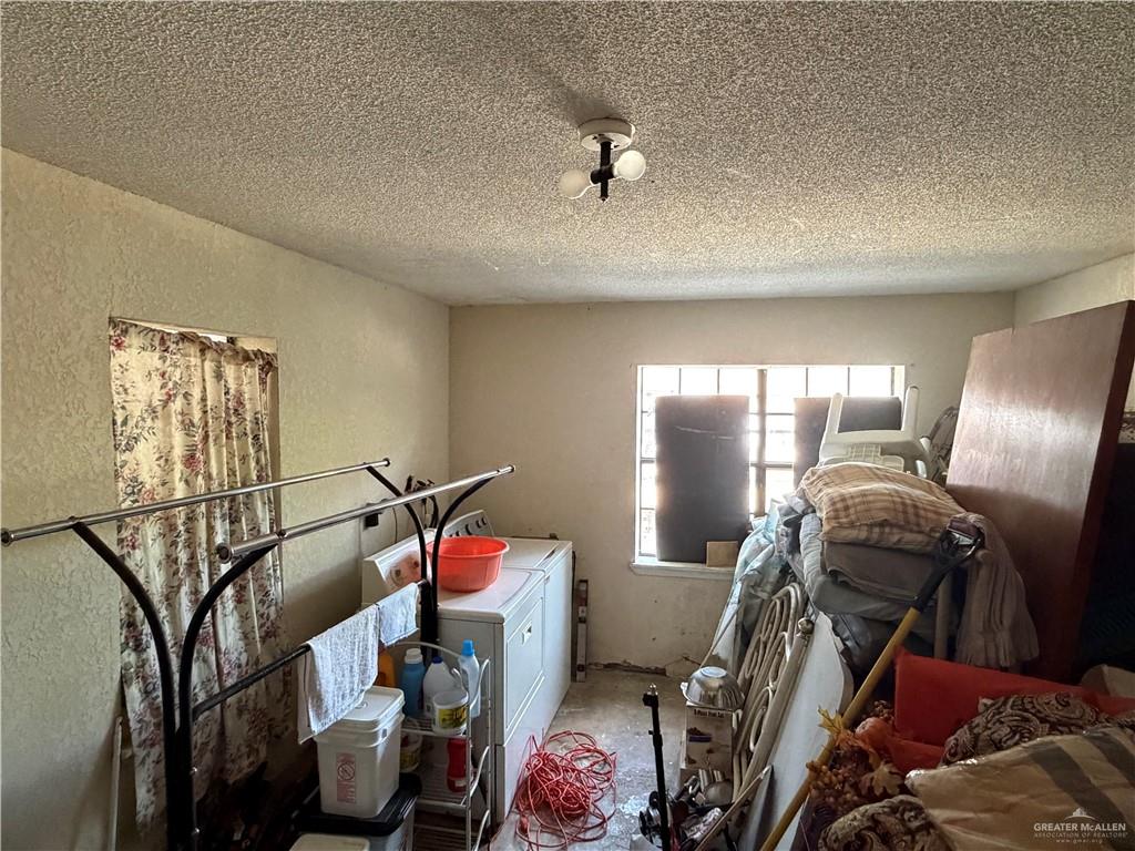 Photo 13 of 804 Gladiator Boulevard