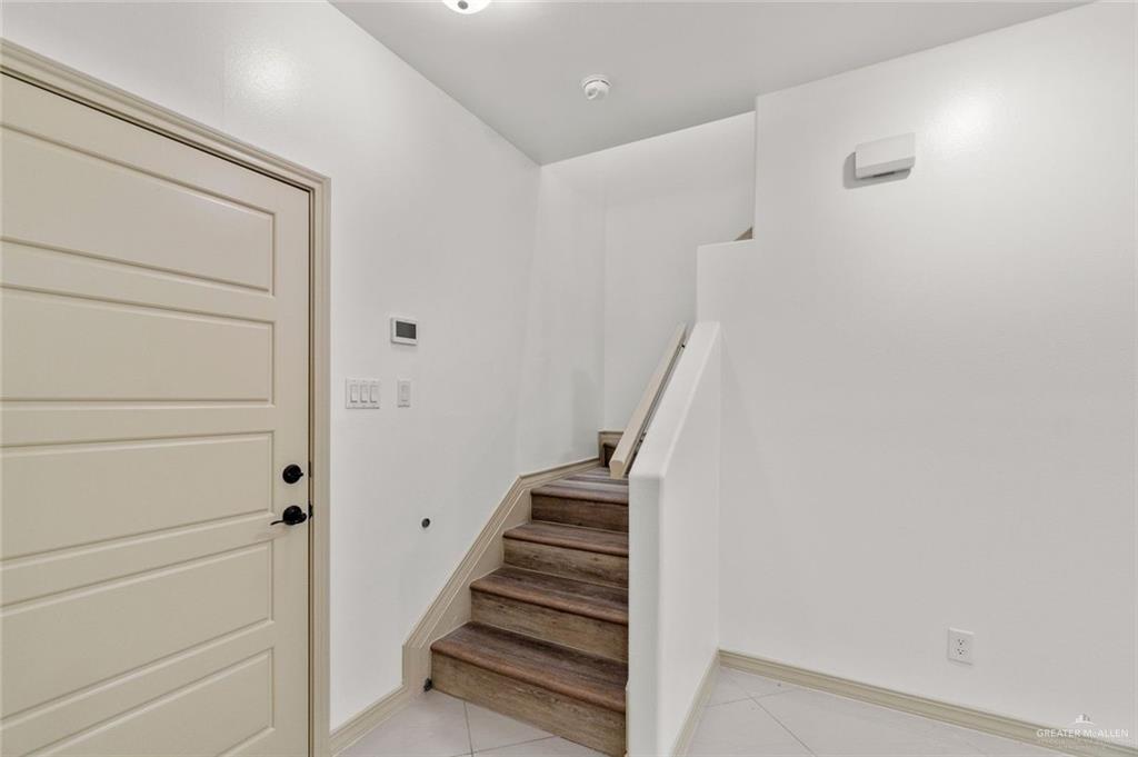 Photo 8 of 1200 Pineridge Avenue #4
