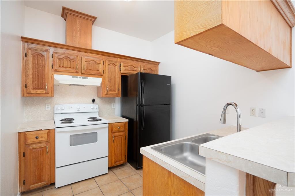 Photo 8 of 604 Buena Vista Drive