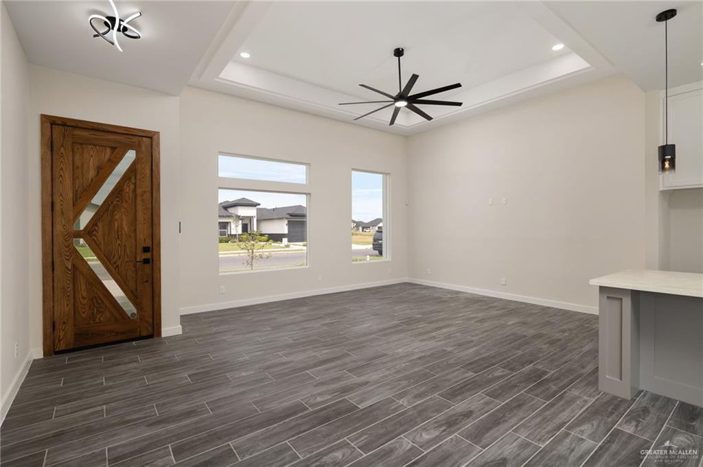 Photo 3 of 2907 Dhalia Drive