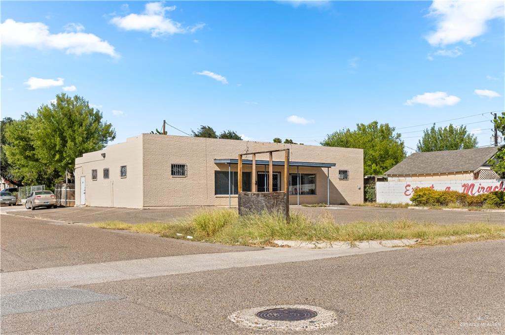 Photo 2 of 701 Rafael Ramirez Street