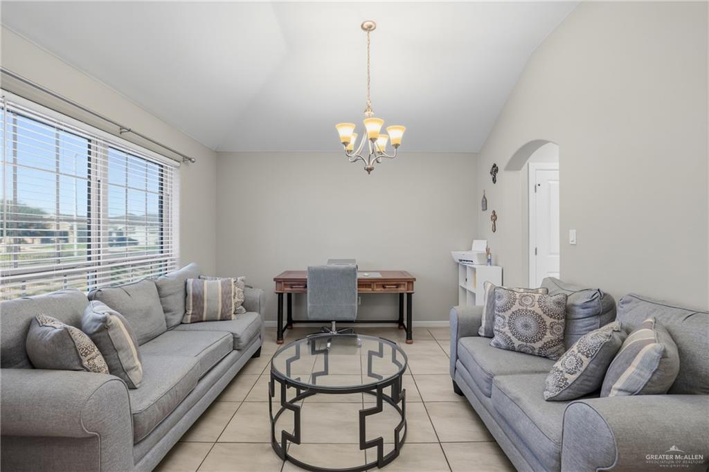 Photo 4 of 2508 Del Oro Drive