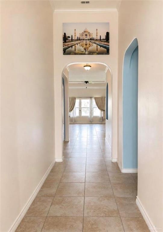 Photo 2 of 1805 Queens Avenue