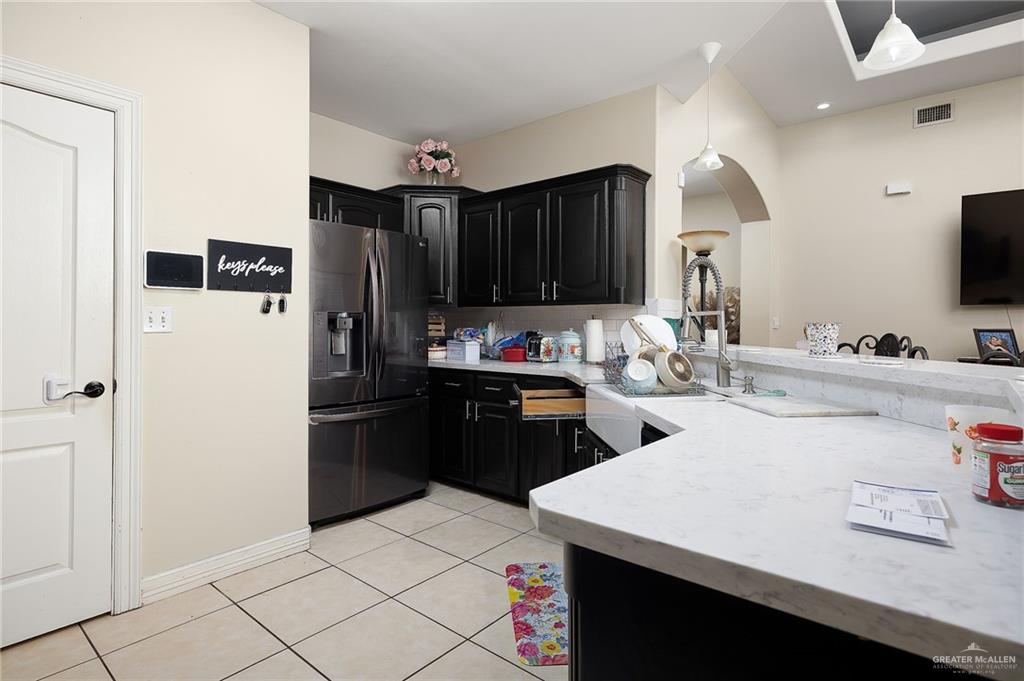 Photo 7 of 1406 La Ciniega Drive