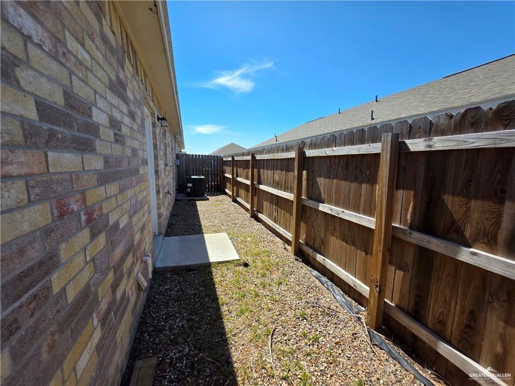 Photo 11 of 5005 Hiawatha Drive #3