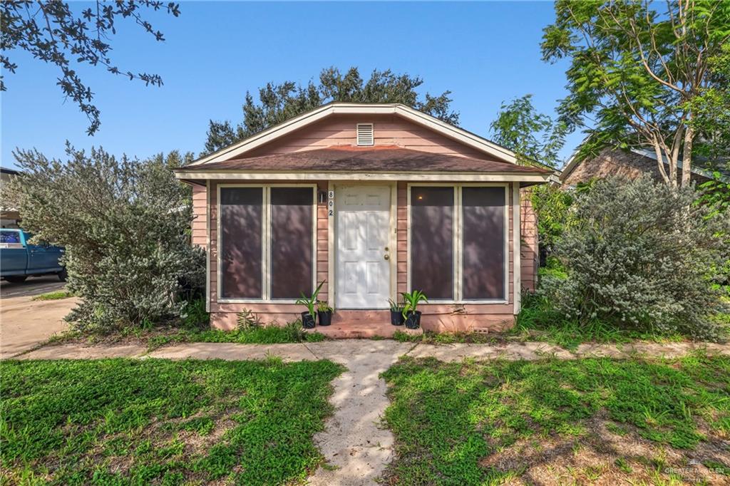 Photo 1 of 802 Illinois Avenue, Weslaco