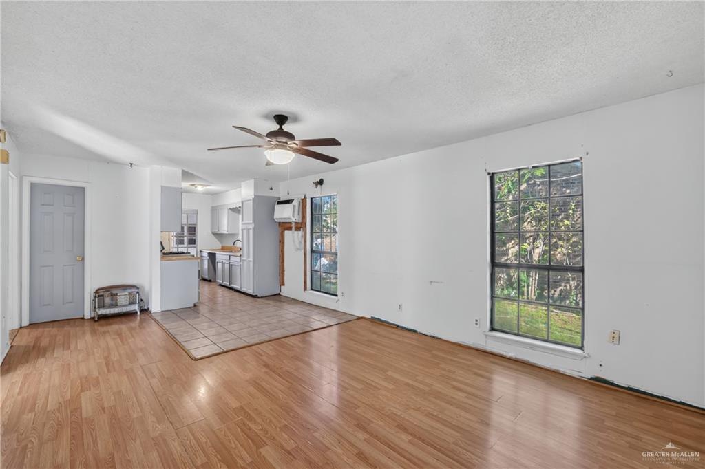 Photo 6 of 802 Illinois Avenue