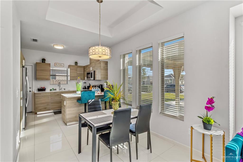 Photo 3 of 5708 Nightingale Avenue #2