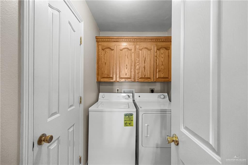 Photo 8 of 1402 Kiwi Avenue