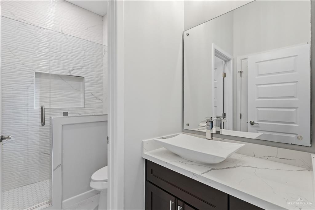 Photo 11 of 2608 Linva Avenue