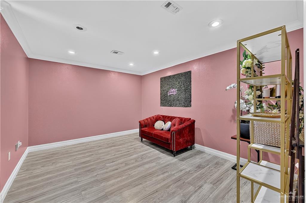 Photo 18 of 2423 Brock Street #C