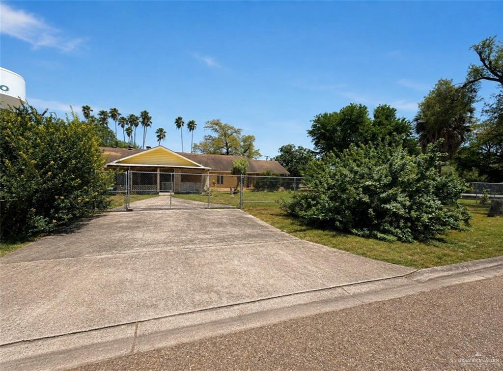 Photo 1 of 900 De Soto Avenue, Alamo
