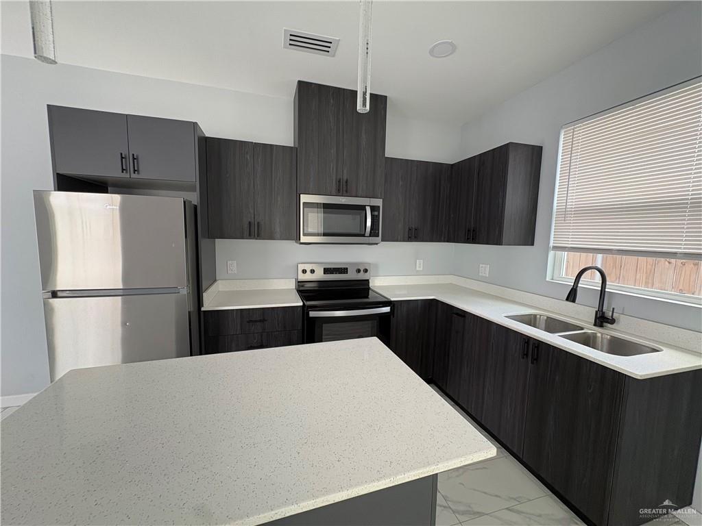 Photo 8 of 900 Clarence Avenue