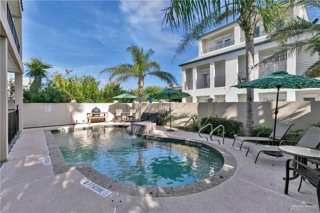 Photo 32 of 107 Palm Street