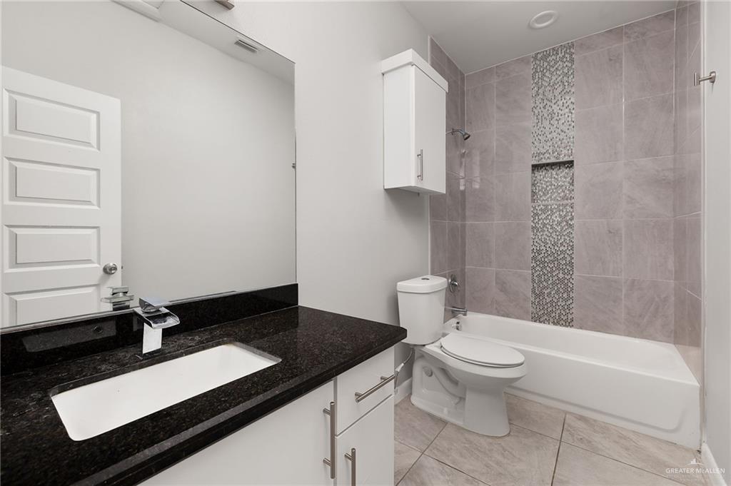 Photo 11 of 3616 Hawthorne Avenue