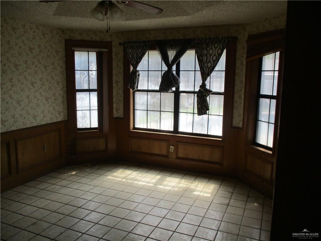 Photo 7 of 700 Franciska Street