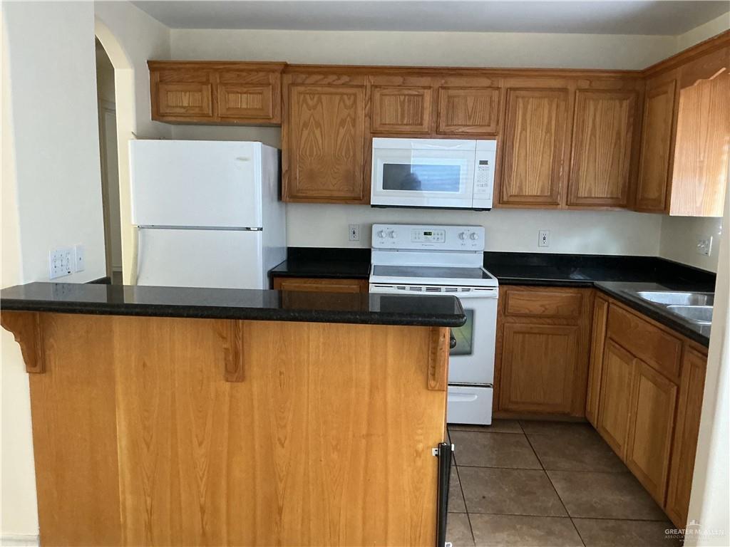 Photo 10 of 4008 Parkplace Avenue #3
