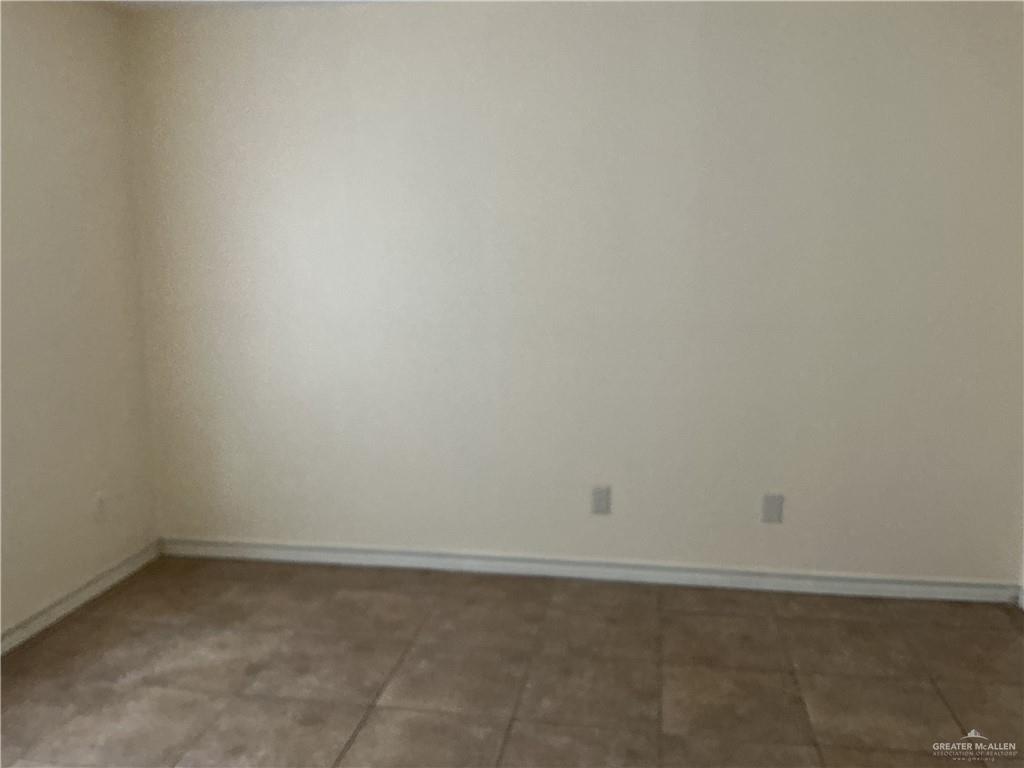 Photo 5 of 4008 Parkplace Avenue #3