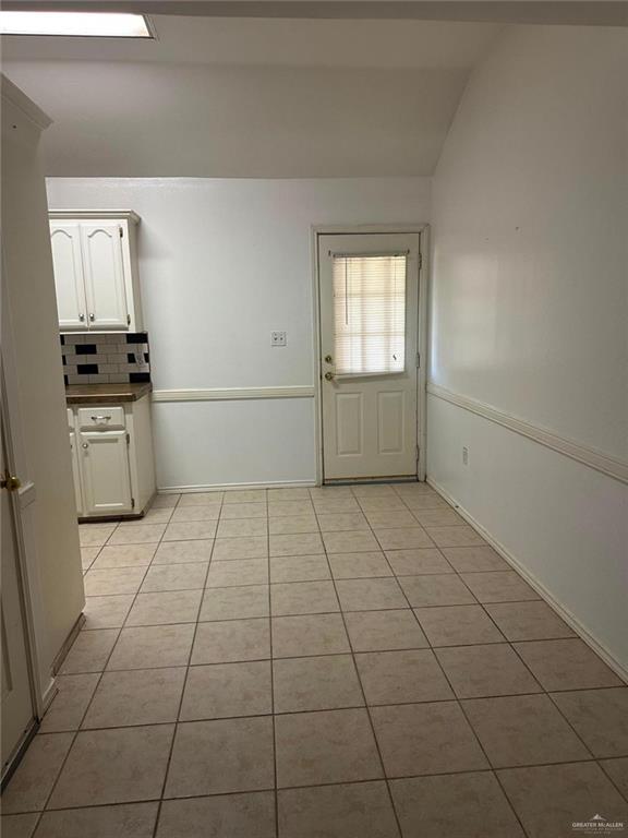 Photo 3 of 1502 Diamond Avenue #3