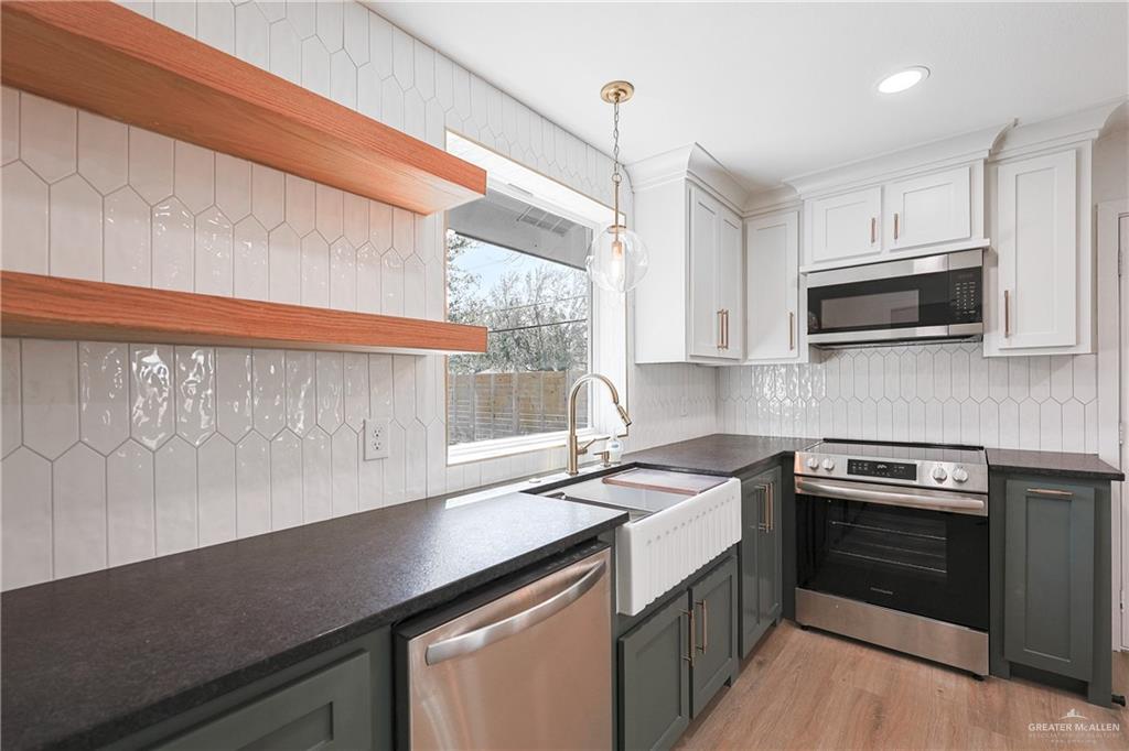 Photo 5 of 413 Aldrin Street