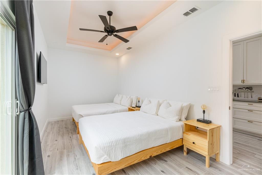 Photo 10 of 821 Galveston Avenue