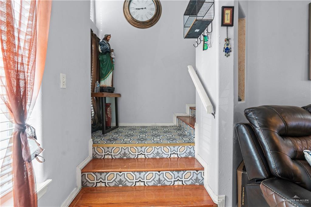 Photo 8 of 1402 Fig Avenue