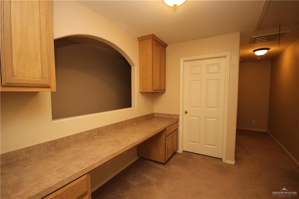 Photo 11 of 2603 Nassau Street