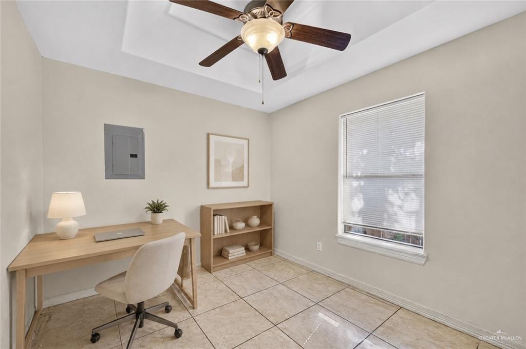 Photo 7 of 2513 Hackberry Avenue