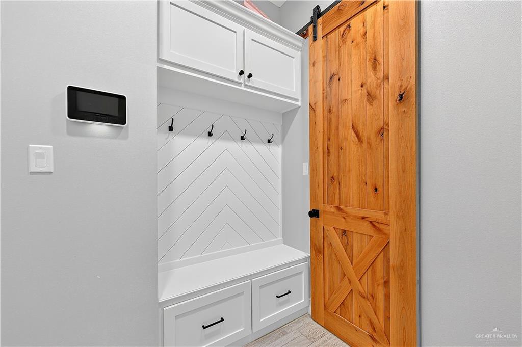 Photo 7 of 3805 Wisteria Avenue