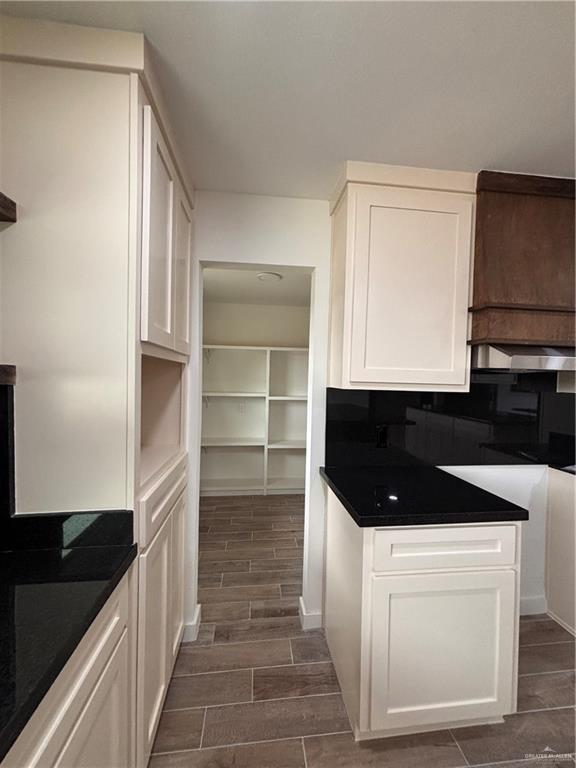 Photo 10 of 425 Tanglewood Drive
