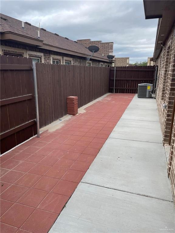 Photo 14 of 2709 Primrose Avenue