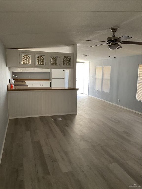 Photo 3 of 2108 Garland Drive