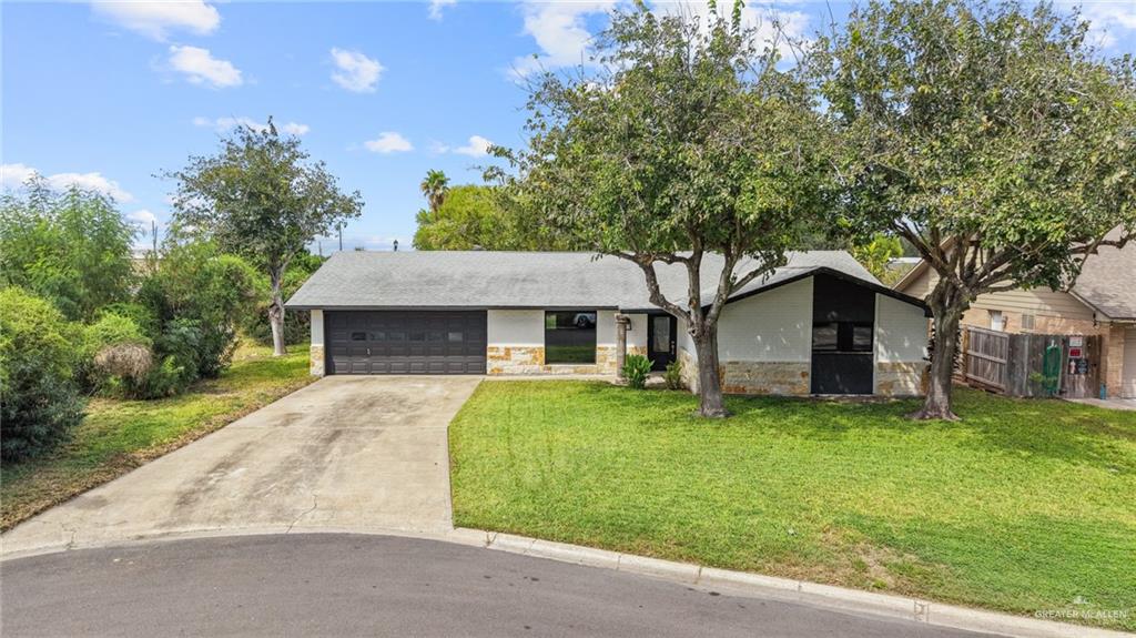 Photo 2 of 1718 Redbud Avenue