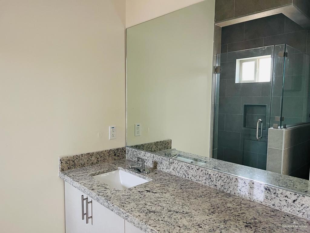 Photo 7 of 1405 Garfield Avenue #3