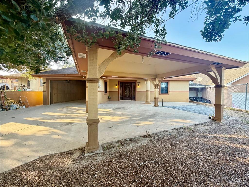 Photo 3 of 305 Elias Lopez Street