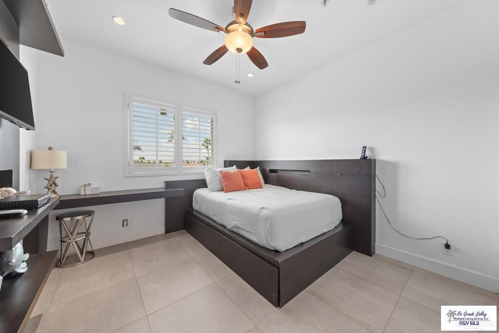 Photo 16 of 126 Atol Street