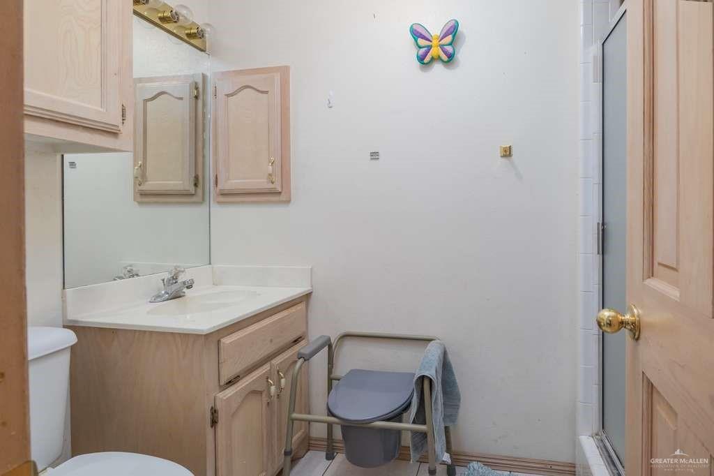 Photo 12 of 1821 Plainview Drive